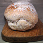 Volkorenbrood gebakken achterkant